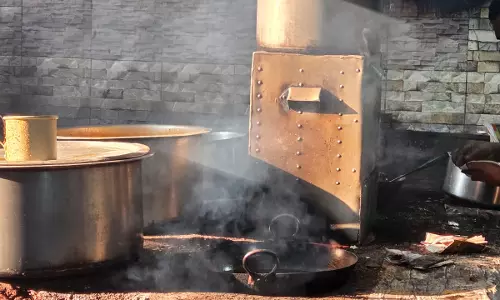 Kurnool: Firewood Prices Soaring As Hotels Hit By LPG shortage