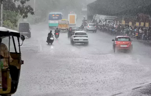 IMD Forecasts Rain, Gusty Winds; Sajjanar Issues Traffic Advisory