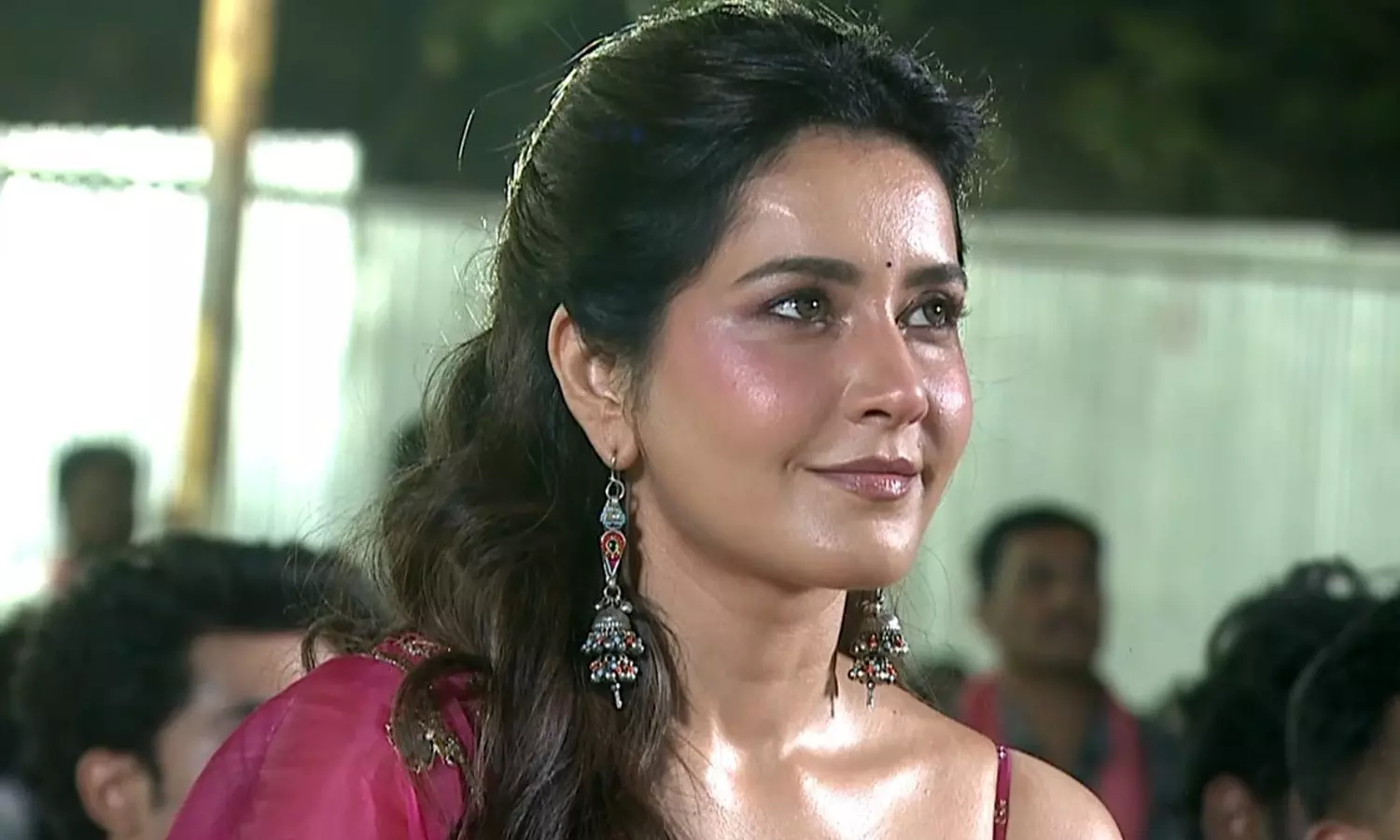 Raashi Khanna Talks About Inflation Fears Amid Global Tensions Raashi Khanna Talks About Inflation Fears Amid Global Tensions