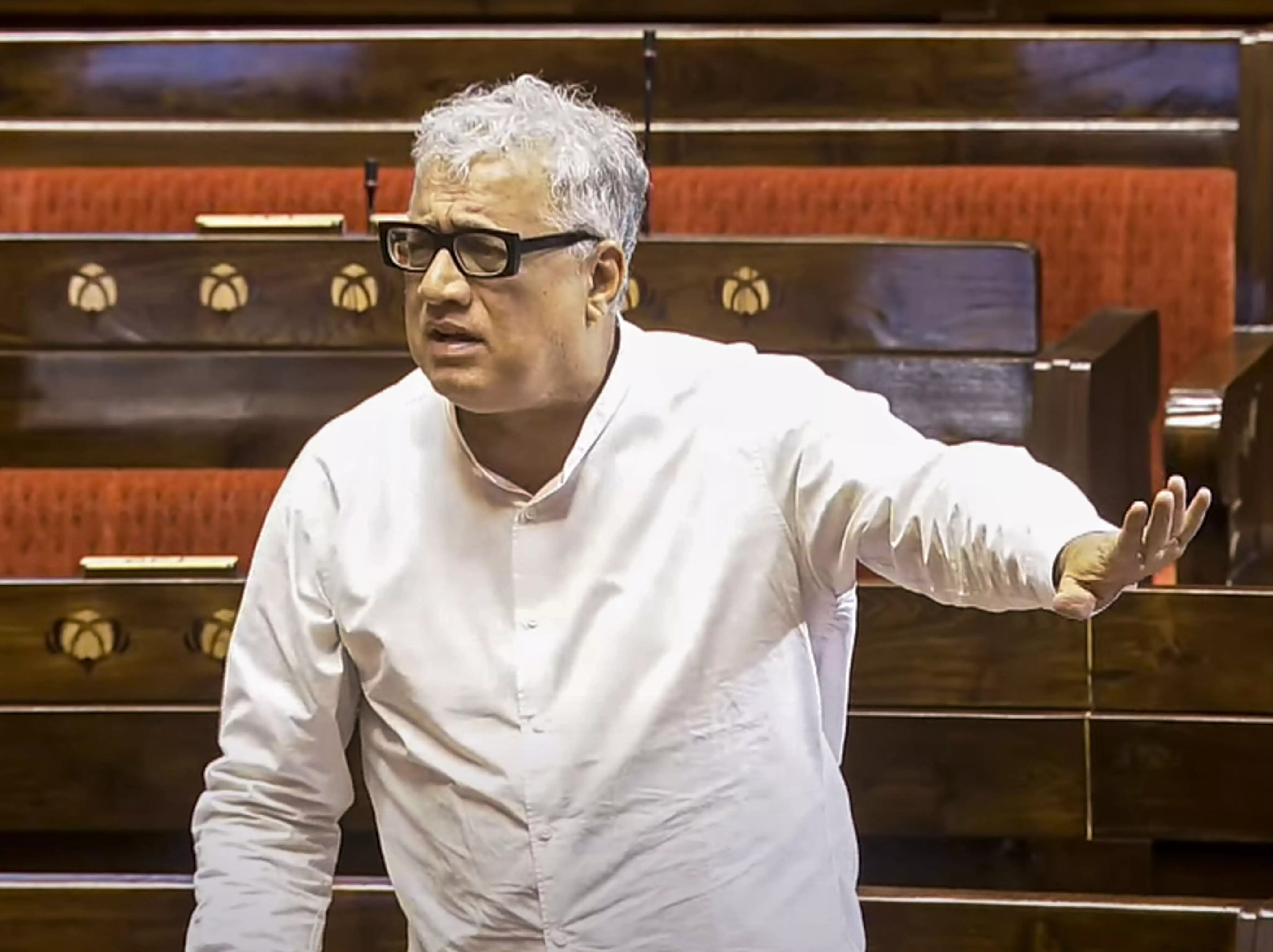 EC Removes CS, Home Secy in Bengal; TMC MPs Stage RS Walkout EC Removes CS, Home Secy in Bengal; TMC MPs Stage RS Walkout