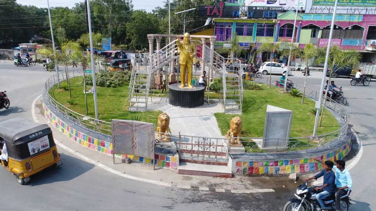 Man Climbs Water Tank Over Insults From Third Ex-Wife’s Sister Man Climbs Water Tank Over Insults From Third Ex-Wife’s Sister