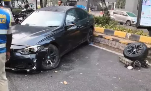 BMW Car Crashes into Divider at Film Nagar