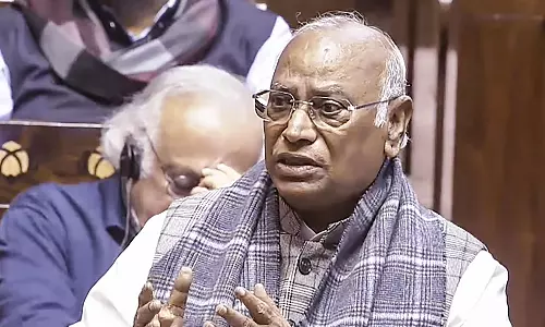 Kharge Blames LPG Crisis on Governments Poor Planning, BJP Hits Back