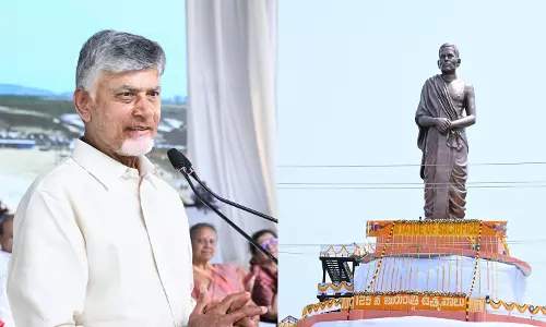 CM Naidu Unveils Bronze Statue Of Potti Sriramulu Named In Amaravati CM Naidu Unveils Bronze Statue Of Potti Sriramulu Named In Amaravati