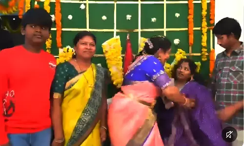 Woman Dies While Taking Photographs With Relatives At Function In Khammam