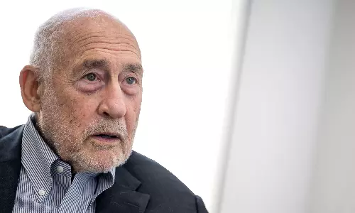 Stagflation Risk in US: Nobel Laureate Stiglitz Warns of Economic Threat