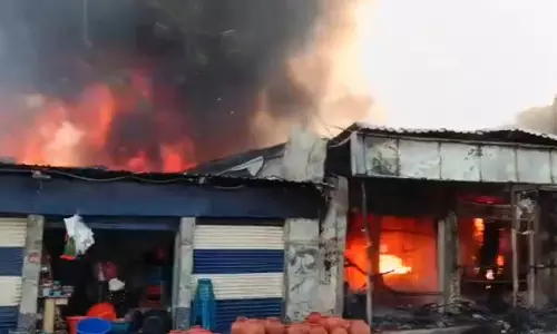 Hyderabad: Fire at Furniture Shop Sparks Panic Hyderabad: Fire at Furniture Shop Sparks Panic