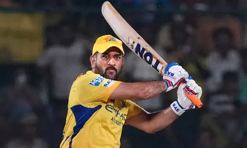 Dhoni Must Bat No Lower Than Number 6, or Step Aside: AB de Villiers