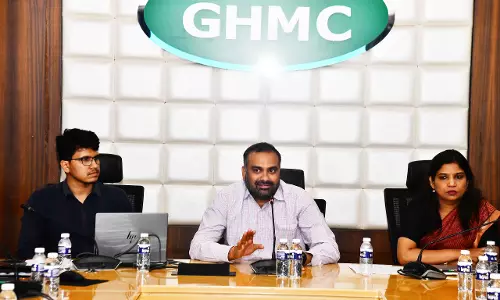 GHMC Chief Wants Major Roads Clean by 9.30 AM