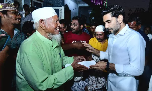 Lokesh Joins Iftar, Promises Support to Needy Family