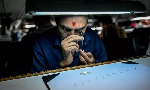 Diamond Slump Leaves Indias Surat Bourse Empty