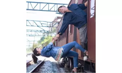 Wamiqa Goaded by Akshay to Attempt Daring Stunt