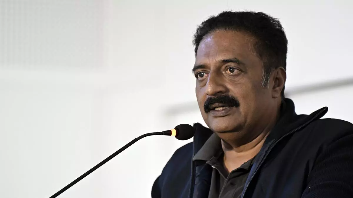 Prakash Raj Takes a Dig at Telugu Stars, Says ‘Signs of Obligation’ Prakash Raj Takes a Dig at Telugu Stars, Says ‘Signs of Obligation’