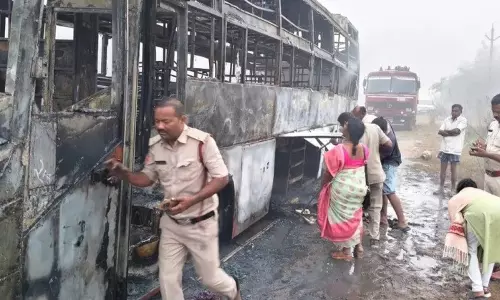Alert Bus Driver Saves 35 Passengers Lives in Vizianagaram Alert Bus Driver Saves 35 Passengers Lives in Vizianagaram