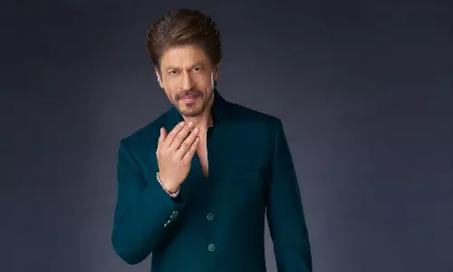 Shah Rukh Khan Extends Eid Wishes to Fans