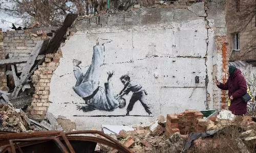 Media Claims to Unmask Banksy Again, Sparking Fan Anger but Not Dealer Concern