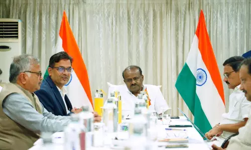 Union Ministers HDK, Bhupathiraju Arrive in Vizag Union Ministers HDK, Bhupathiraju Arrive in Vizag