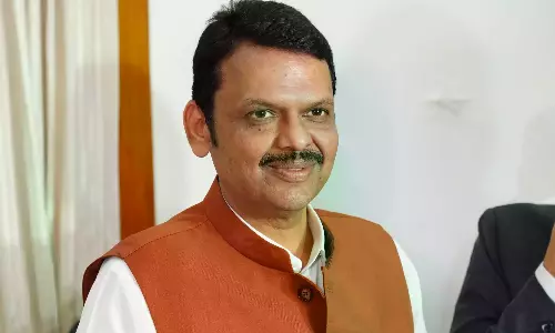 Fadnavis Says Mamata ‘Under Pressure’, Slams Rahul Gandhi