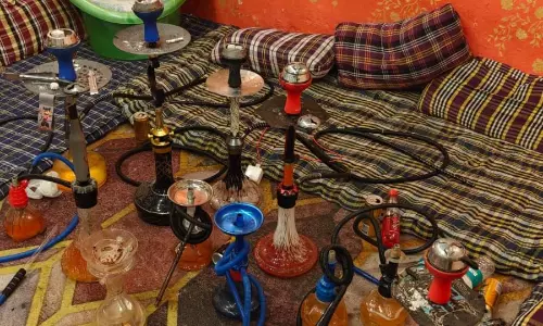 Hyderabad Police Raids Hookah Parlour; 10 Detained