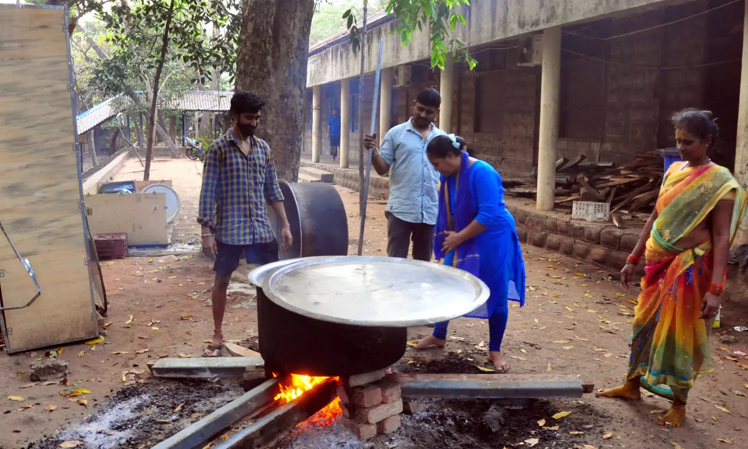 AMC Hostels Run Out Of Gas, Use Wood
