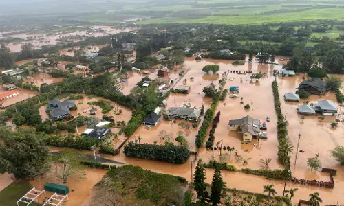 Historic Hawaii Floods Leave 2,000 People Without Power