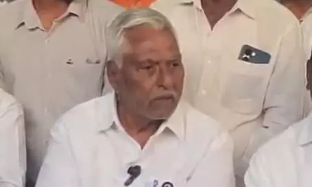 PCC Chief Urges Senior Leader Jeevan Reddy to Reconsider Leaving Congress