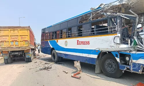 15 Injured As RTC Bus, Lorry Collide Near Rudrur