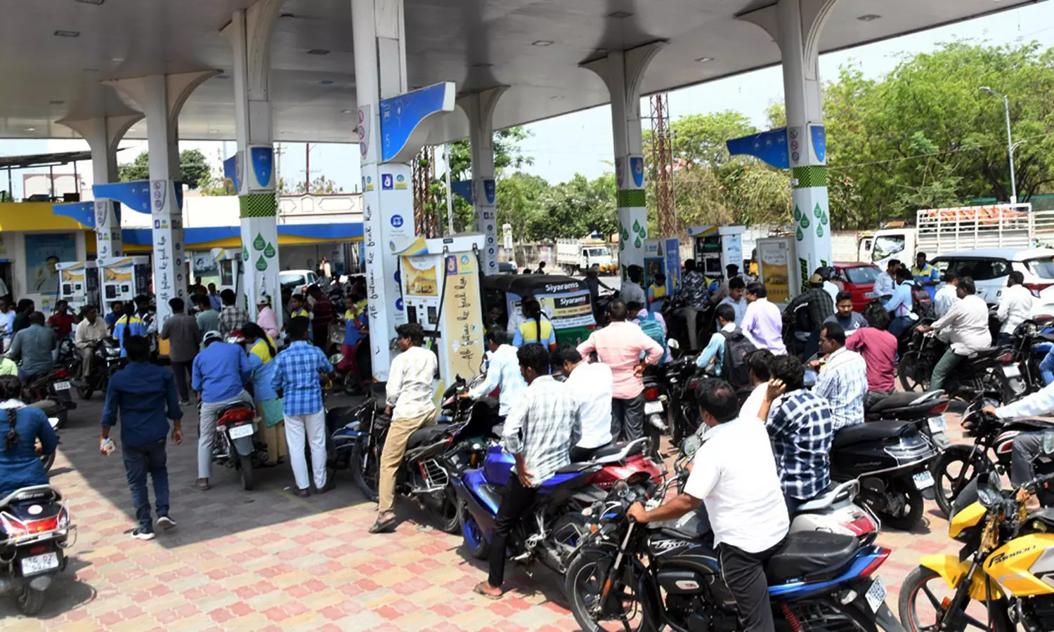 Queues at Bunks Panic Driven, No Shortage: OMCs