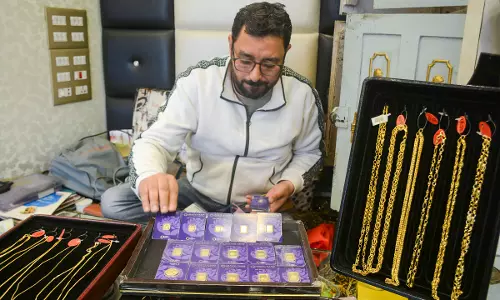 Gold, Silver Rebound on Wednesday but Pressure Remains