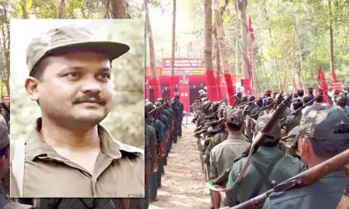 Senior Maoist Paparao Surrenders Before Vijay Sharma In Major Anti-Maoist Breakthrough