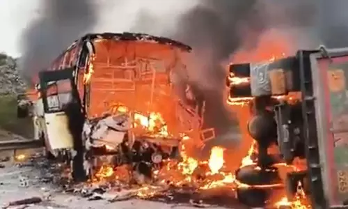 Passenger Turns Hero, Saves 7–8 in Markapuram Bus Blaze Passenger Turns Hero, Saves 7–8 in Markapuram Bus Blaze