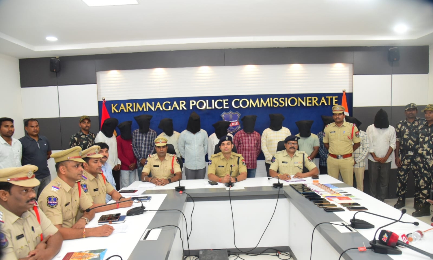 Students And Bankers Built ₹138 Crore Fraud Empire Busted in Karimnagar