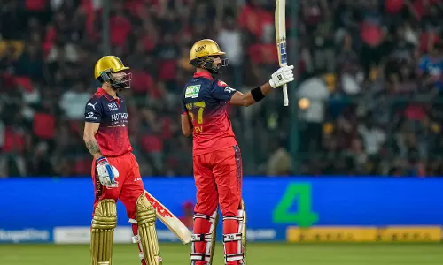 RCB Chase Down 202 to Beat SRH by 6 Wickets RCB Chase Down 202 to Beat SRH by 6 Wickets