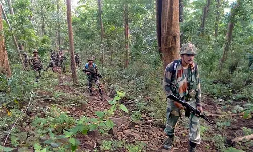 7 Naxalites Surrender in Bastar Ahead of LWE Deadline 7 Naxalites Surrender in Bastar Ahead of LWE Deadline