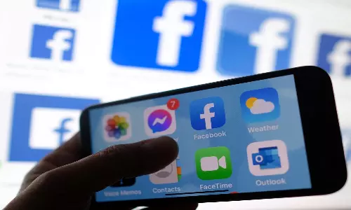 Centre To Crack Whip on Social Media Content Creators Centre To Crack Whip on Social Media Content Creators