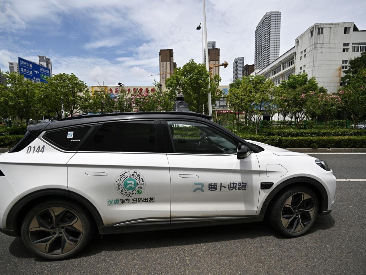 Chinese Robotaxis Stall In Apparent Malfunction: Police