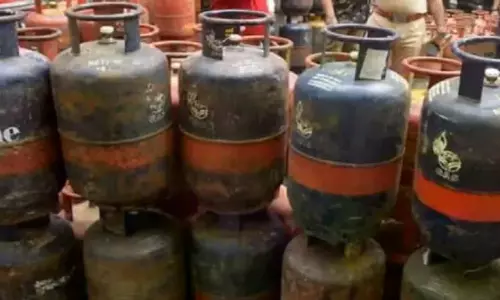 Commercial LPG Prices Hiked by Rs 195.5