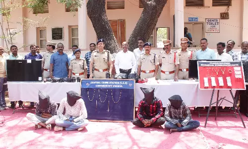 Inter-State Chain Snatchers From TN Held, Gold Seized