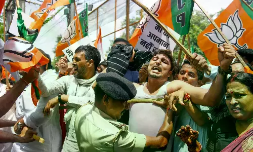 2 Congress Factions Clash, Ransack WB Head Office