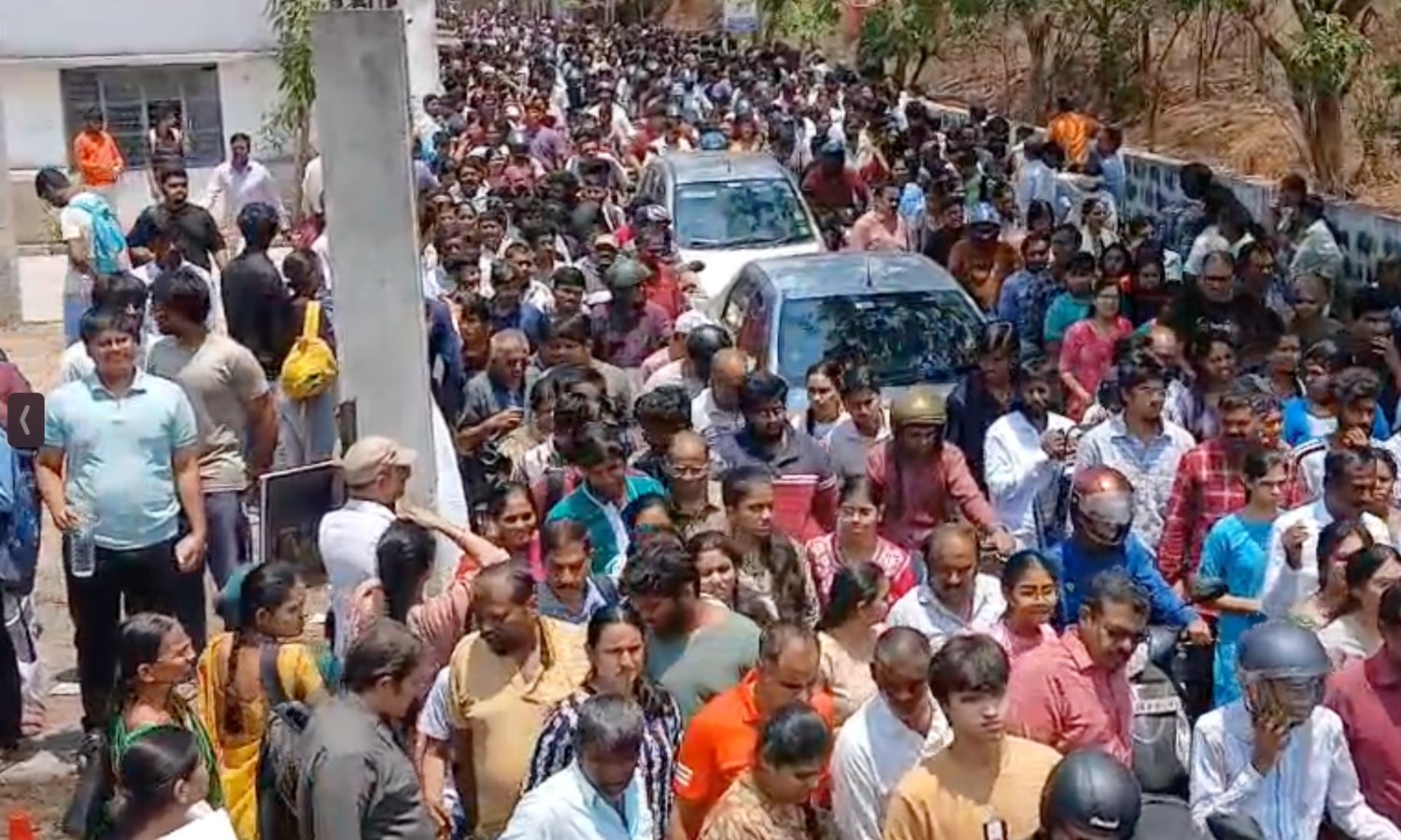 Students Found JEE Main Paper Moderate, Struggle With Maths