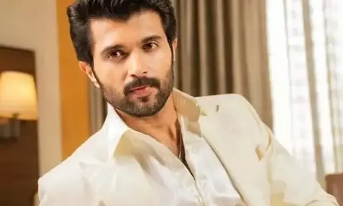 Vijay Deverakonda Replies to His Maiden Fan, Reel Goes Viral