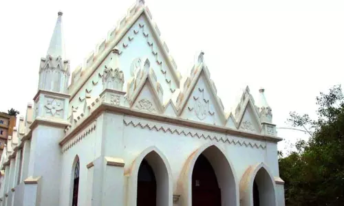 Cardinal Washes Feet of Devotees on Maundy Thursday