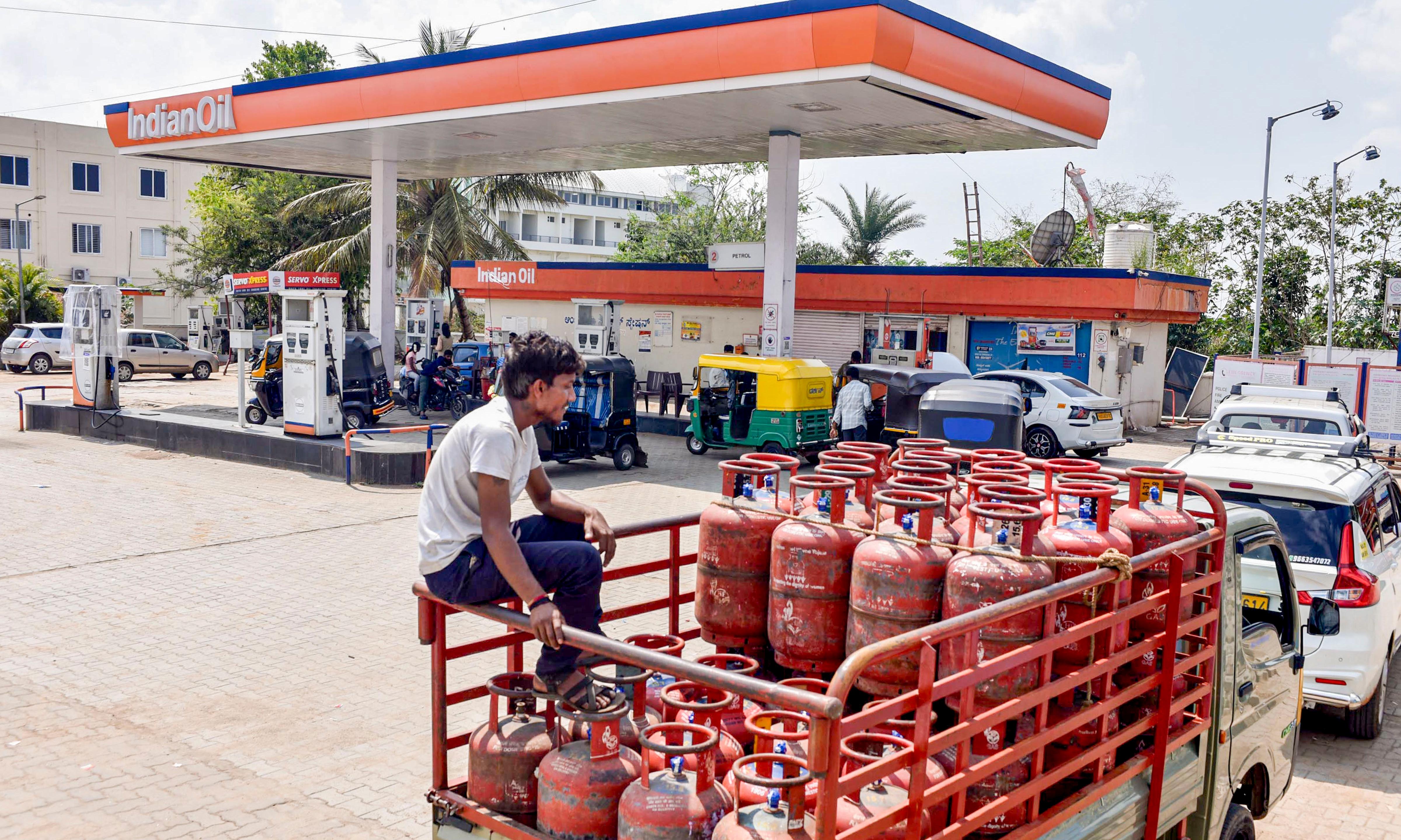 Indian Oil Assures LPG Supply, Warns Against Panic Booking