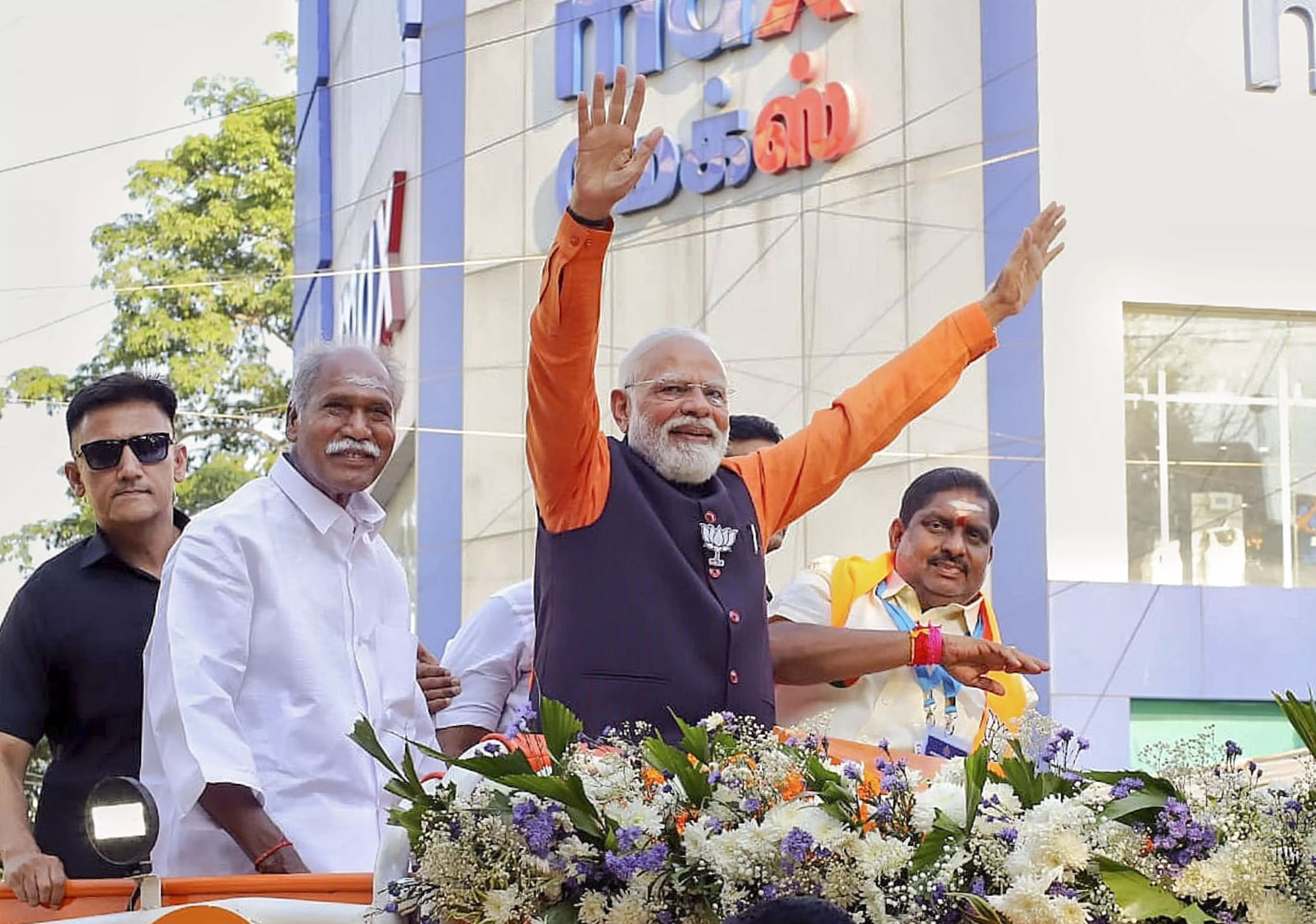Congress Shrinking Across India, Says Modi In Pondy Congress Shrinking Across India, Says Modi In Pondy