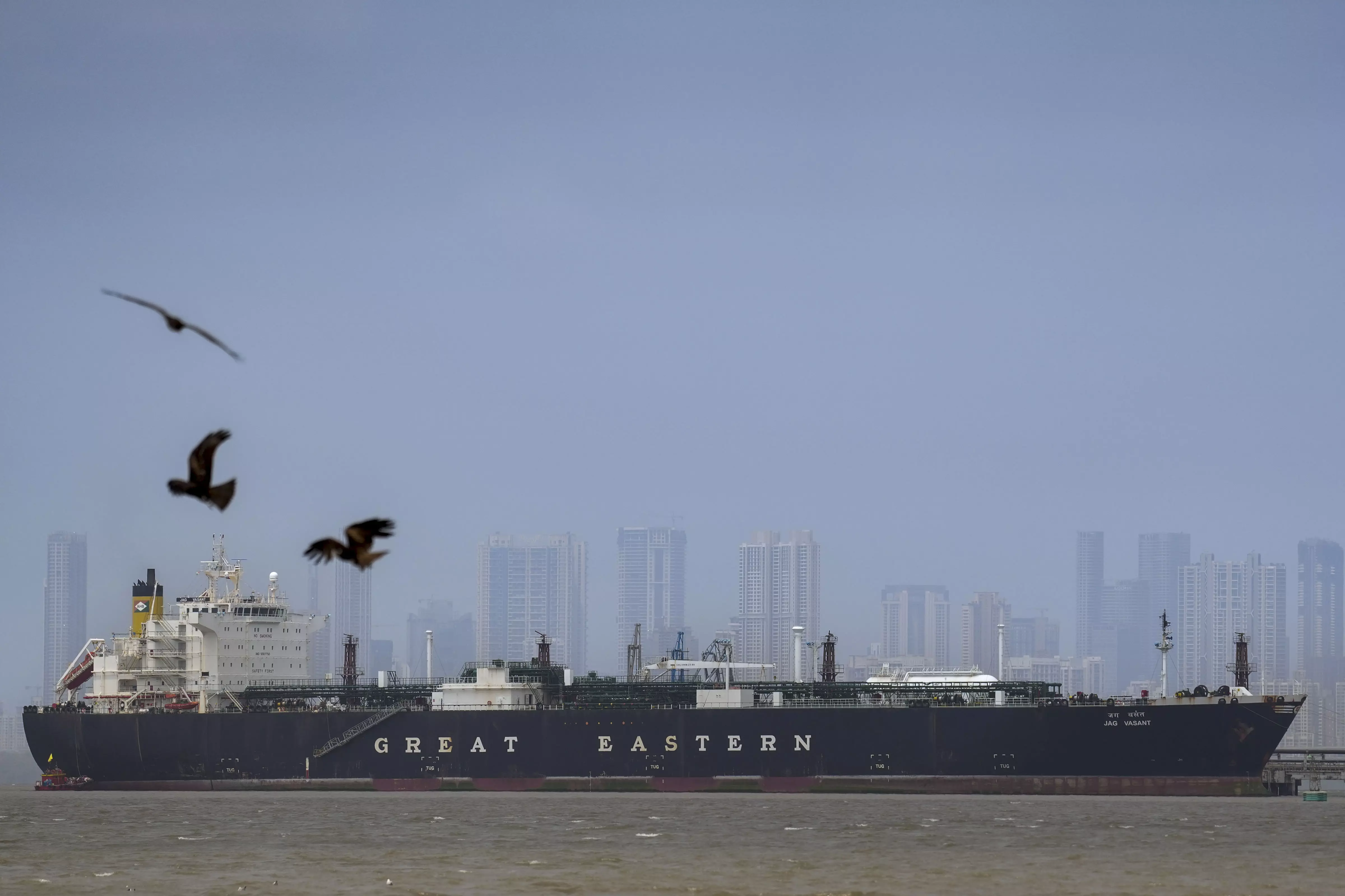 India-Flagged LPG Carrier Safely Crosses Hormuz Amid Gulf Tensions India-Flagged LPG Carrier Safely Crosses Hormuz Amid Gulf Tensions