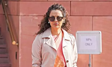 The Powerful Drape In Power Coorridors The Powerful Drape In Power Coorridors