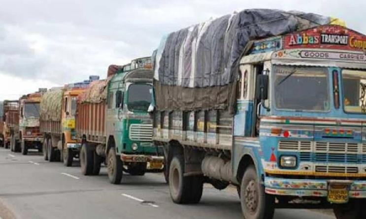 Crisil Flags Record CV Volumes, With Growth Moderating to 5–6% This Year