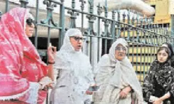 Historians Attempt to Protest Against Alleged Demolitions of Chiraan Fort Club Historians Attempt to Protest Against Alleged Demolitions of Chiraan Fort Club