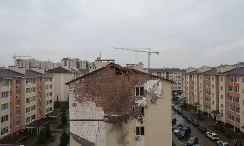 Russian Strike Kills Three in South Ukraine: Military Official