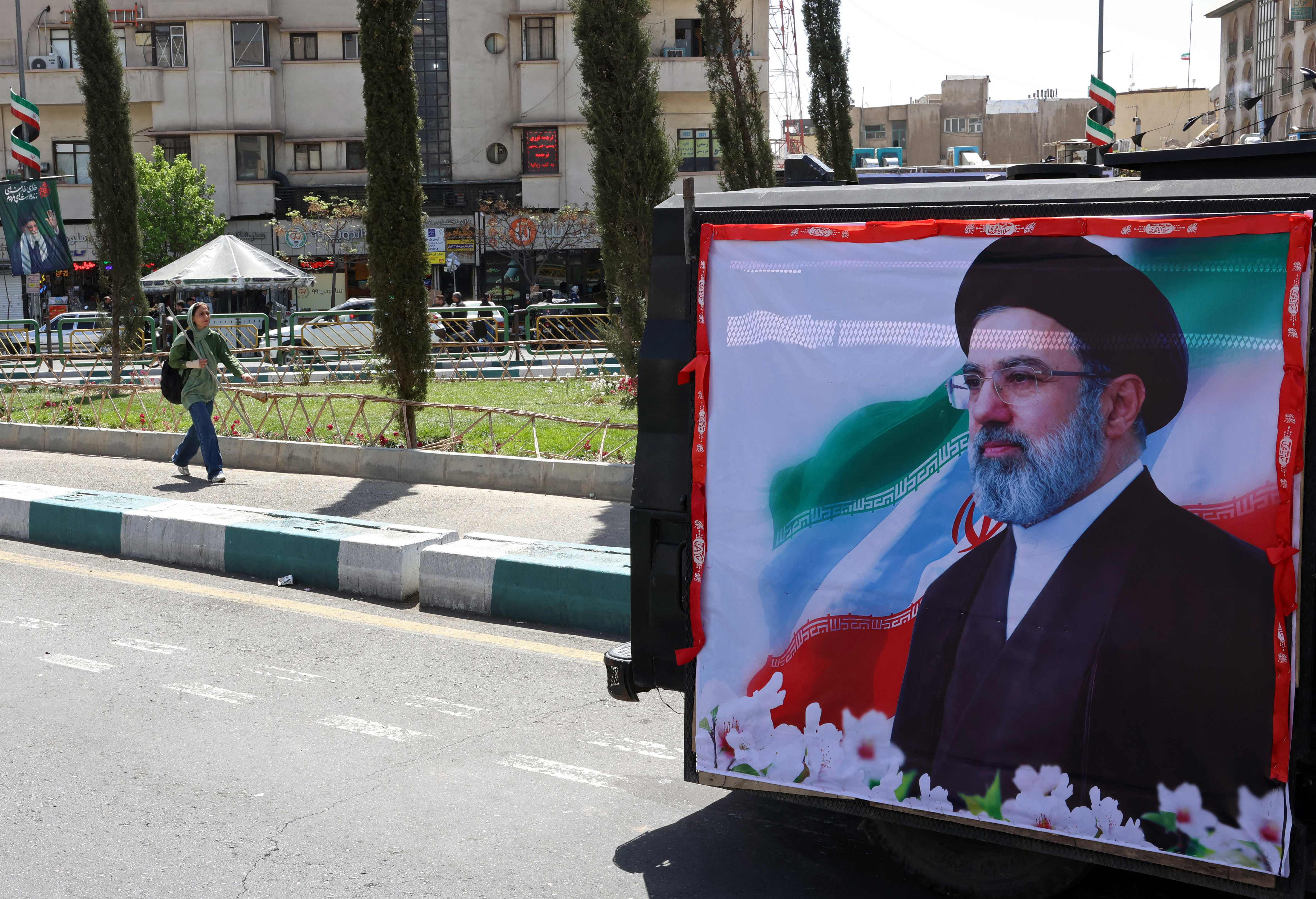 Leader of Iran's Jewish Community Pledges Allegiance to Supreme Leader Mojtaba Khamenei